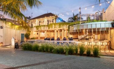ギリ島ツアー Beach House Resort