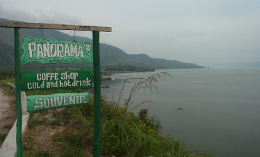 トバ湖 観光