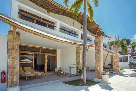 ジャカルタ発 ギリ島