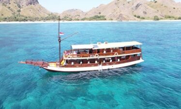 komodo semi deluxe