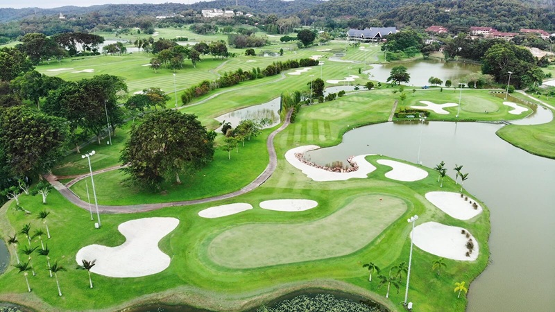 ジャカルタ発 バタム島 ゴルフ